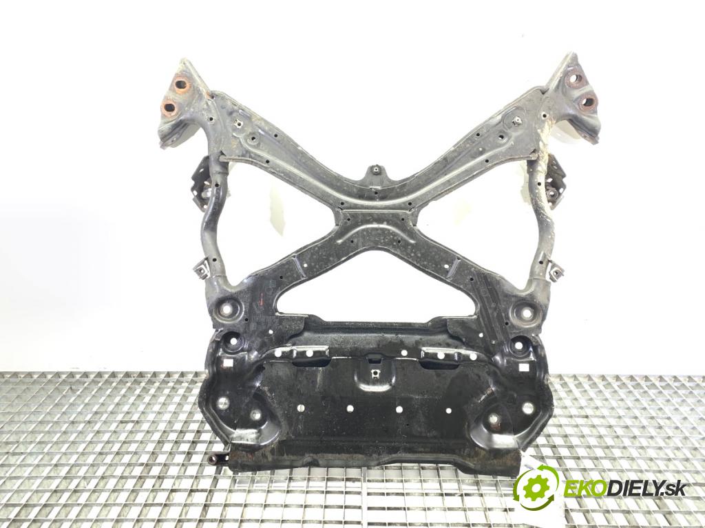 AUDI A4 B9 Kombi 2016 110 kW 2.0 TDI 1968 výztuha pod motor 8W1399347E (Přední výztuha)