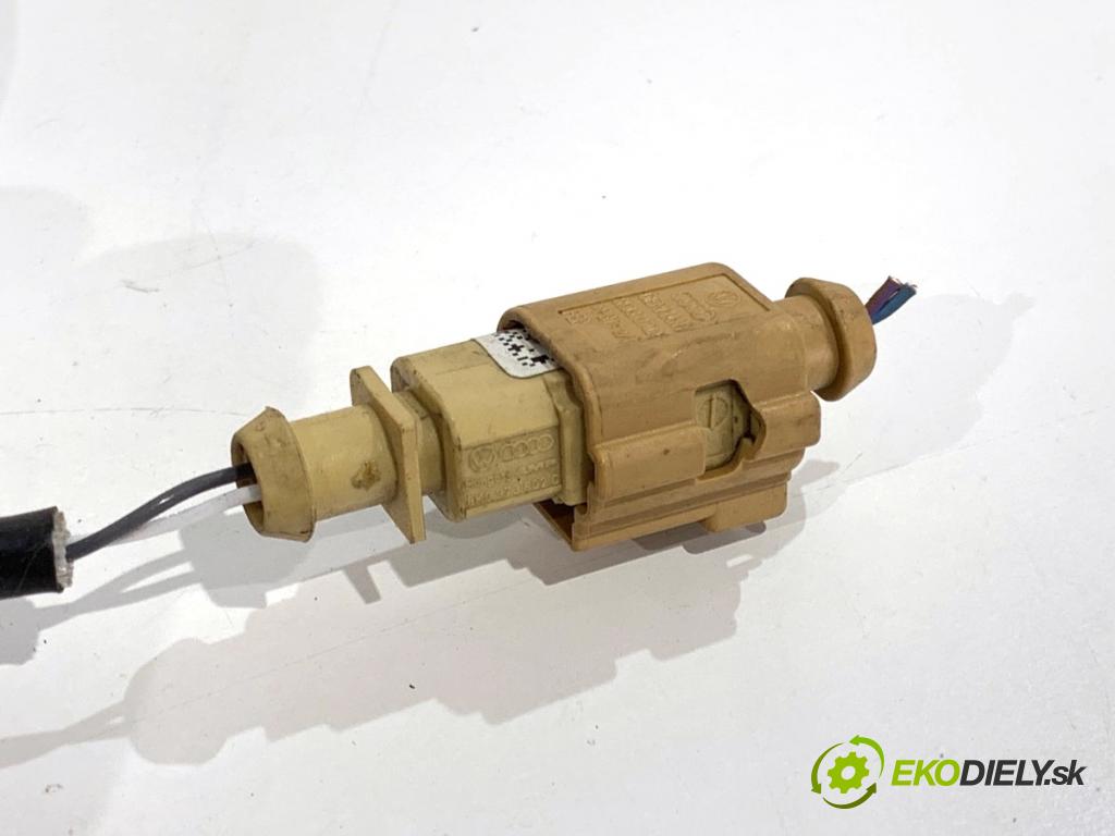 AUDI A4 B9 Kombi 2016 110 kW 2.0 TDI 1968 Snímač teploty spalín 8W0906088F (Snímač)