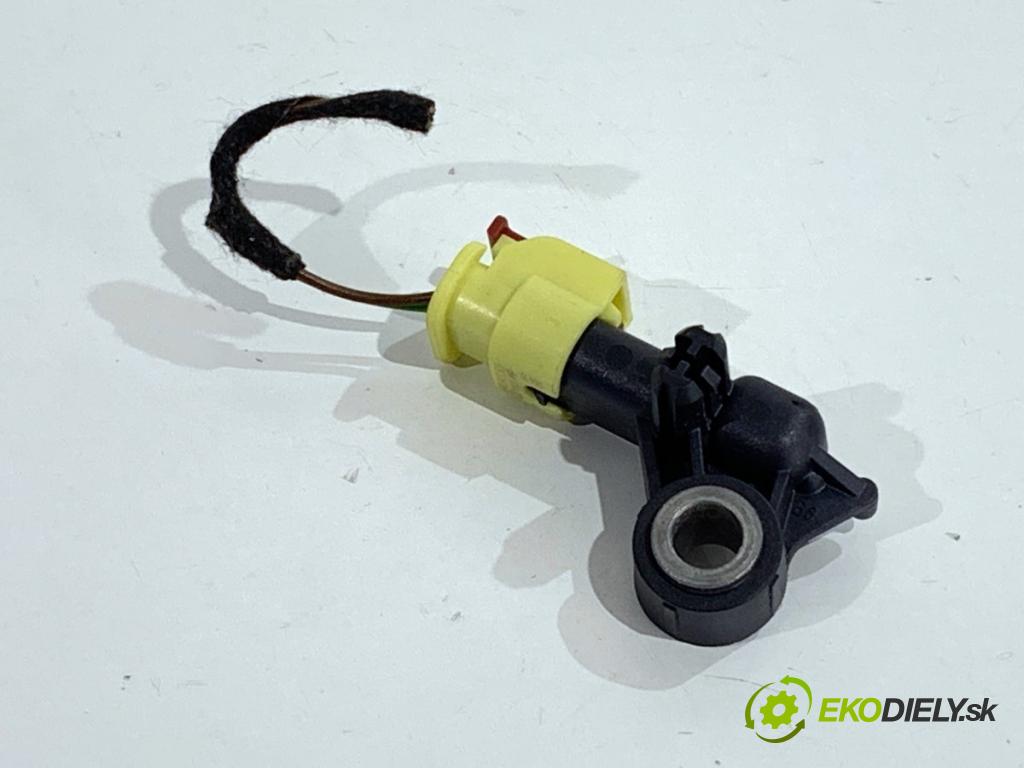 AUDI A4 B9 Kombi 2016 110 kW 2.0 TDI 1968 Snímač nárazu 4M0959643 (Snímač nárazu)