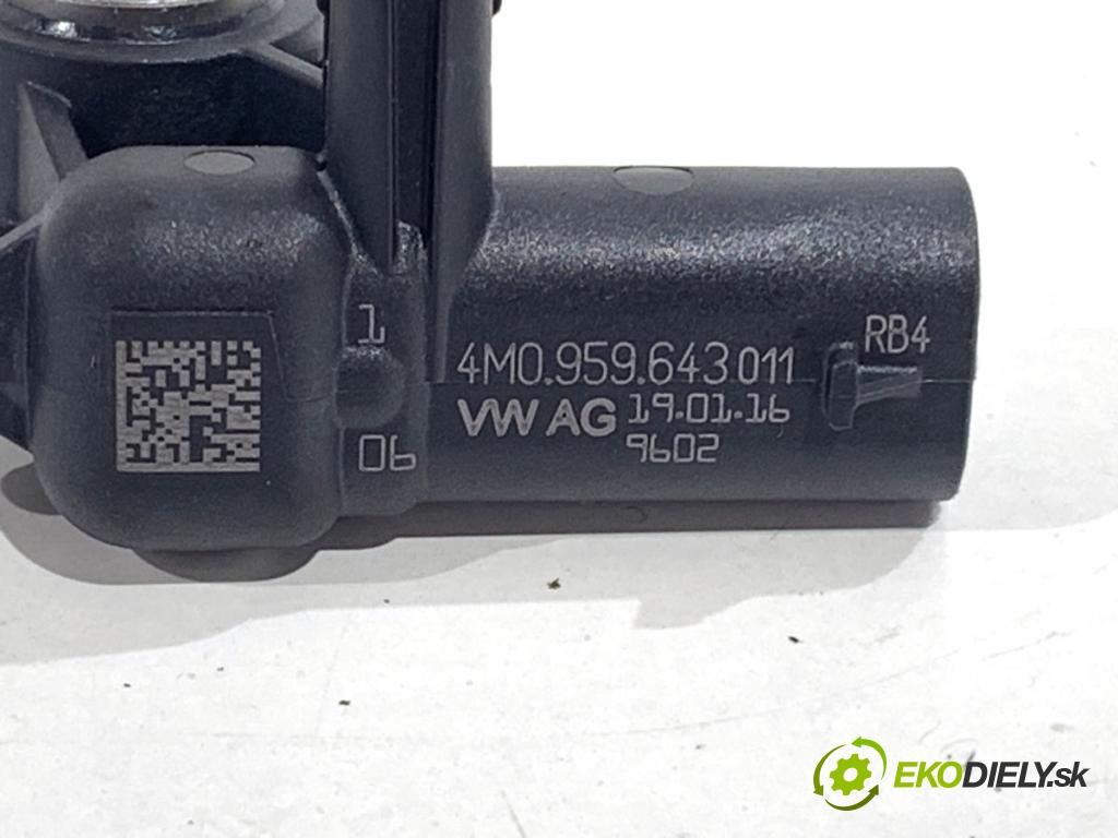 AUDI A4 B9 Kombi 2016 110 kW 2.0 TDI 1968 Snímač nárazu 4M0959643 (Snímač nárazu)