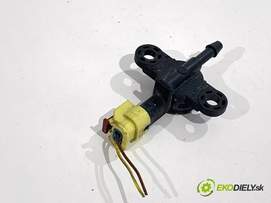 AUDI A4 B9 Kombi 2016 110 kW 2.0 TDI 1968 Snímač nárazu 8W0959121A (Snímač nárazu)