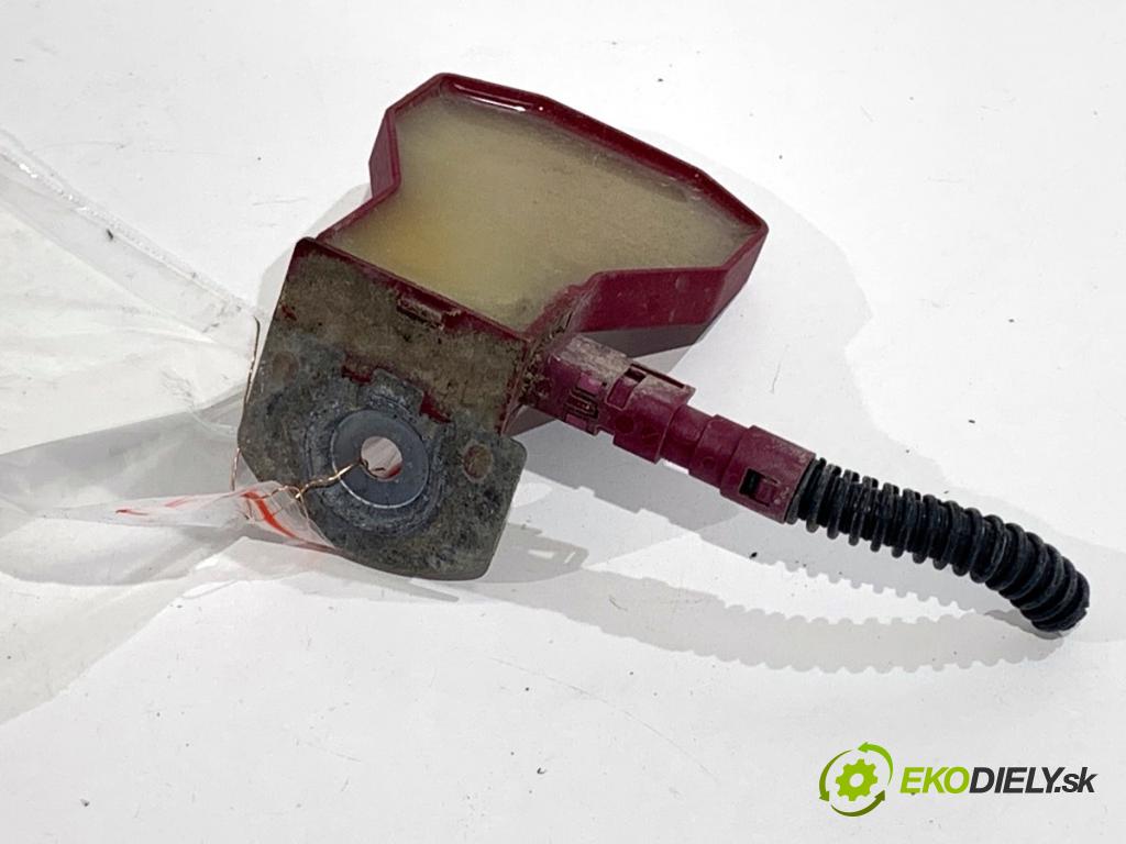 AUDI A4 B9 Kombi 2016 110 kW 2.0 TDI 1968 Zosilňovač Antenní: 4M0035507 (Zosilňovač)