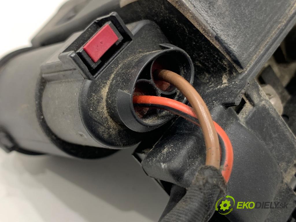 AUDI A4 B9 Kombi 2016 110 kW 2.0 TDI 1968 Rozdeľovač PRĄDU 8W0941823 (Rozdeľovač)