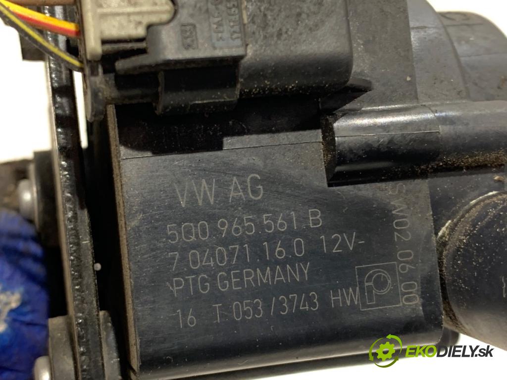 AUDI A4 B9 Kombi 2016 110 kW 2.0 TDI 1968 DALŠÍ: pumpa vody 5Q0965561B (Vodní pumpa)