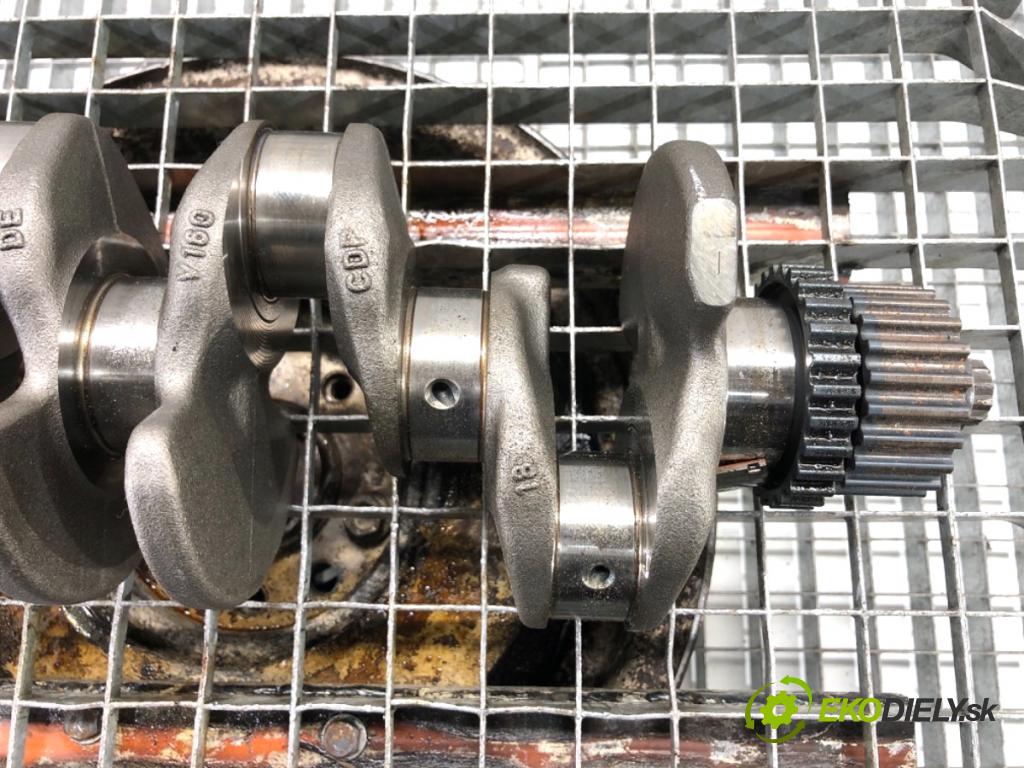 AUDI A4 B9 Kombi 2016 110 kW 2.0 TDI 1968 Kardaň, hriadeľ KLIKA: 03N105212D DEU (Blok motora ostatné)