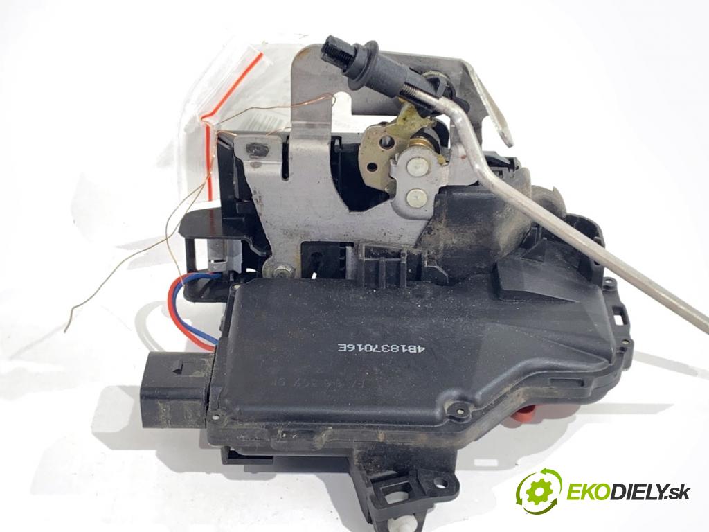 AUDI A4 B6 sedan 2001 96 kW 2.0 1984 zámok Dvere pravy predný 4B1837016E