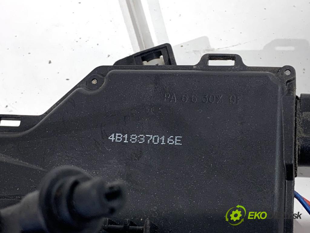 AUDI A4 B6 sedan 2001 96 kW 2.0 1984 zámok Dvere pravy predný 4B1837016E