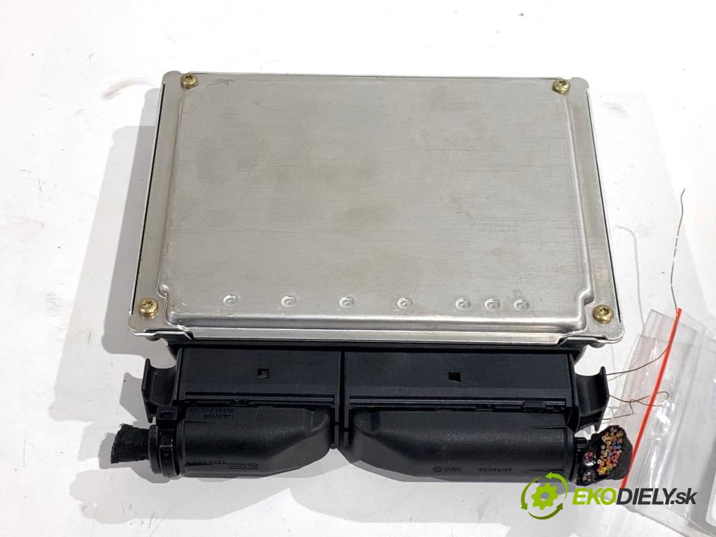 AUDI A4 B6 sedan 2001 96 kW 2.0 1984 riadiaca jednotka Motor 8E0909557 (Riadiaca jednotka)