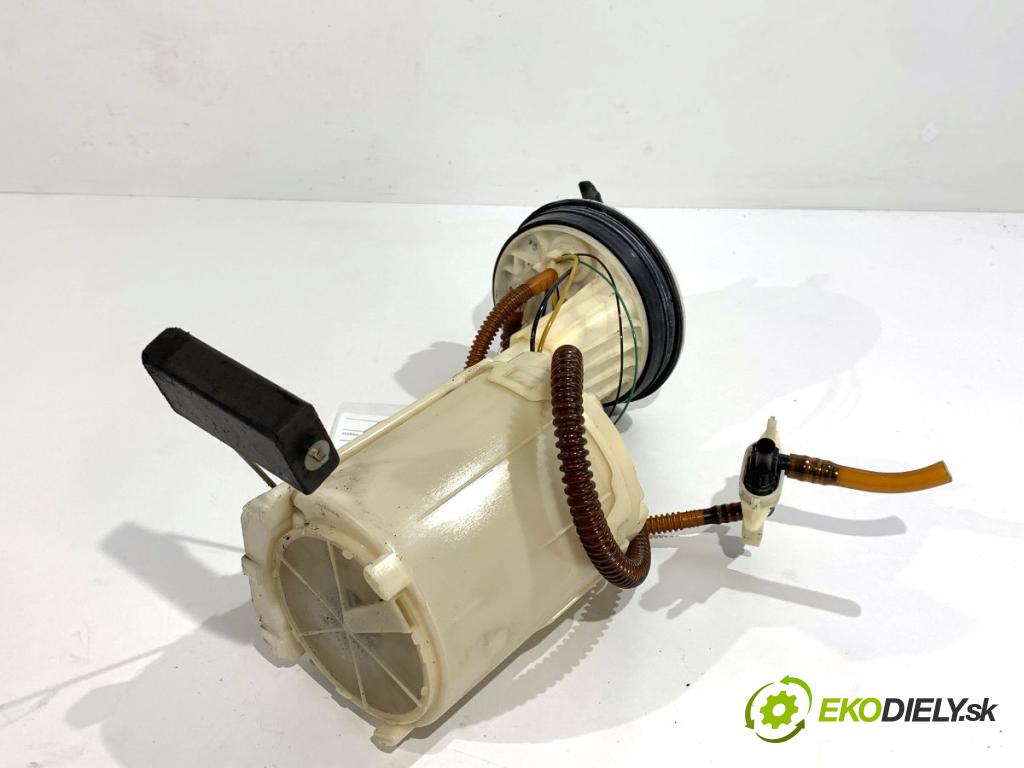 AUDI A4 B6 sedan 2001 96 kW 2.0 1984 Pumpa paliva 228233018005 8E0919051L