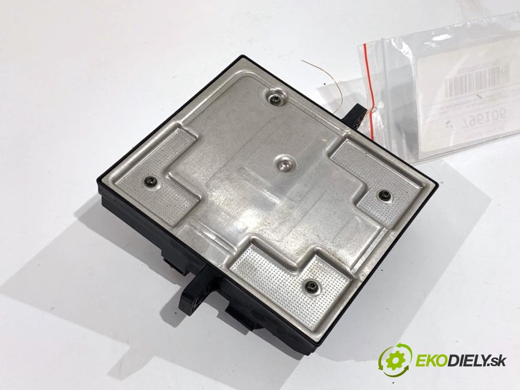 AUDI A4 B6 sedan 2001 96 kW 2.0 1984 modul světel 8E0907279 (Řídící jednotka ostatní)