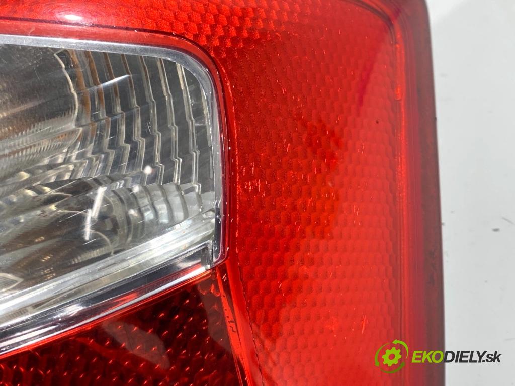 AUDI A4 B6 sedan 2001 96 kW 2.0 1984 Svetlo pravy zad 8E0945096
