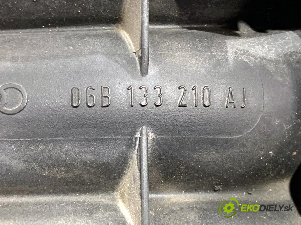 AUDI A4 B6 sedan 2001 96 kW 2.0 1984 potrubí sání 06B133210AJ 06B133216G (Sací potrubí)