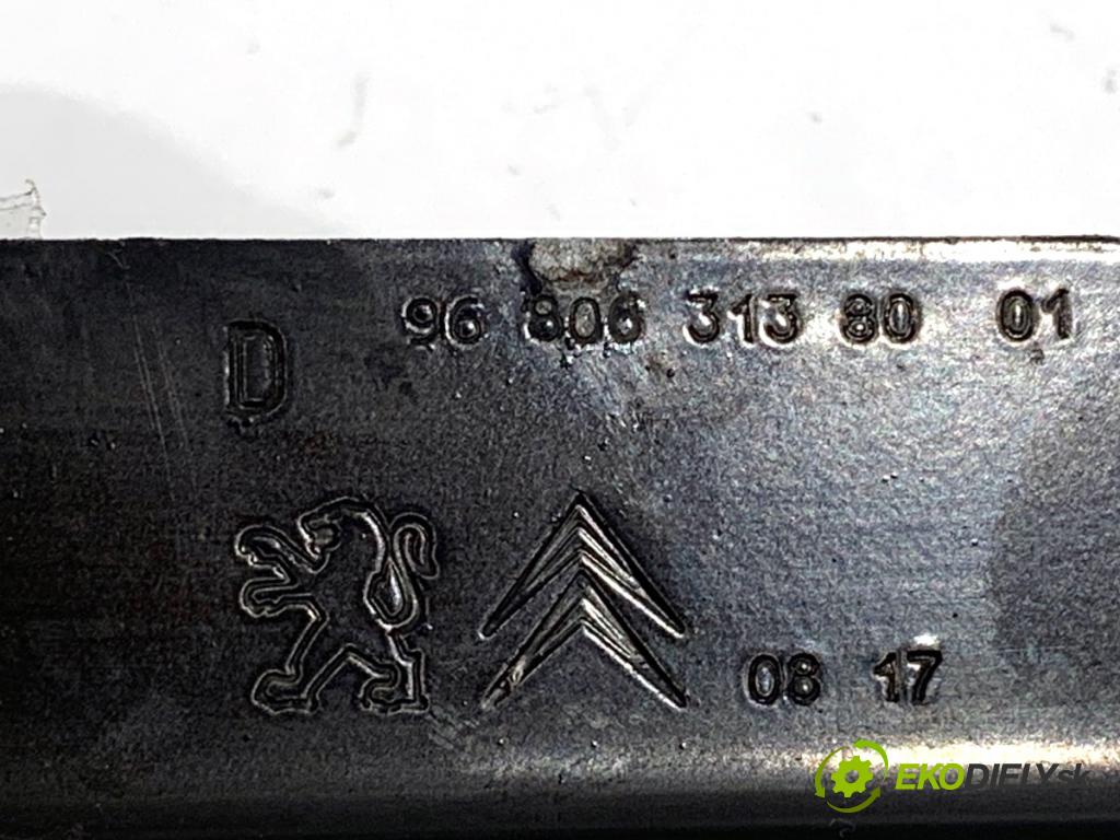 CITROEN BERLINGO II Nadwozie pełne/minivan 2015 55 kW 1.6 HDi 75 1560 Záves kapoty pravy predný 9680631380