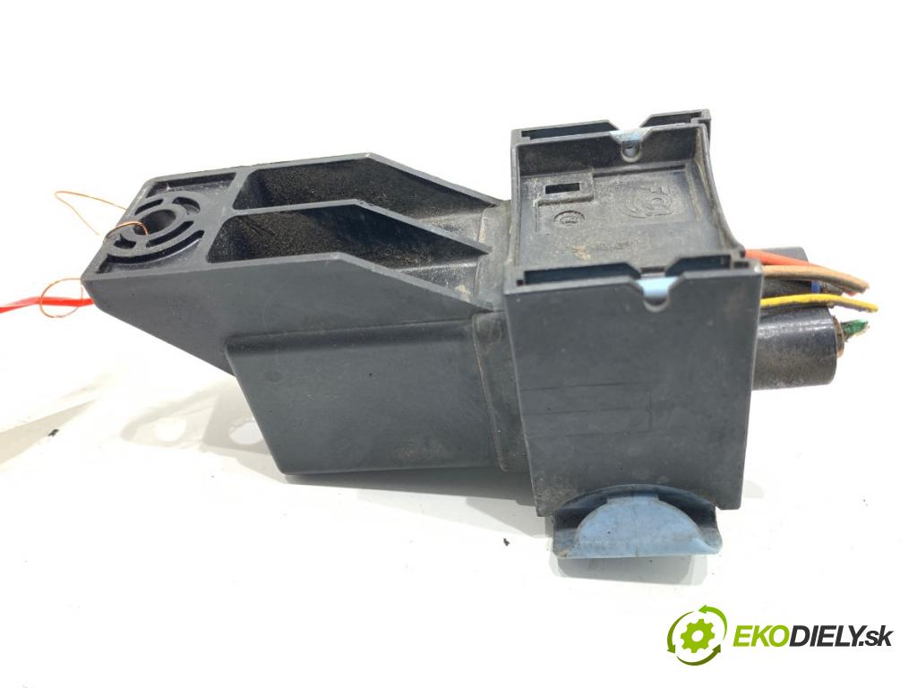 CITROEN BERLINGO II Nadwozie pełne/minivan 2015 55 kW 1.6 HDi 75 1560 relé sviečok žhavenia 9802424080 (Relé)