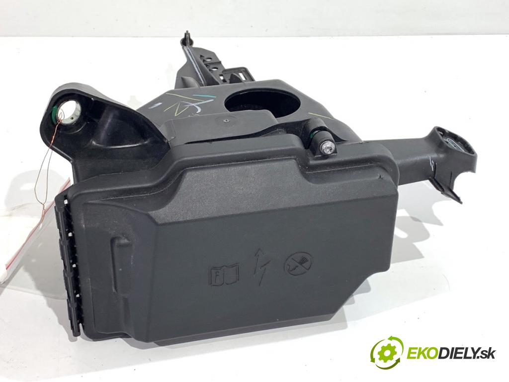 MERCEDES-BENZ GLE  2025 198 kW GLE 300 d 4-matic (167.109) 1993 Skrinka poistková A1675404601 (Poistková skrinka)