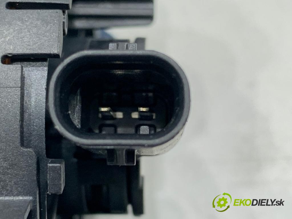 MERCEDES-BENZ GLE  2025 198 kW GLE 300 d 4-matic (167.109) 1993 Snímač nárazu A1679058404 (Snímač nárazu)