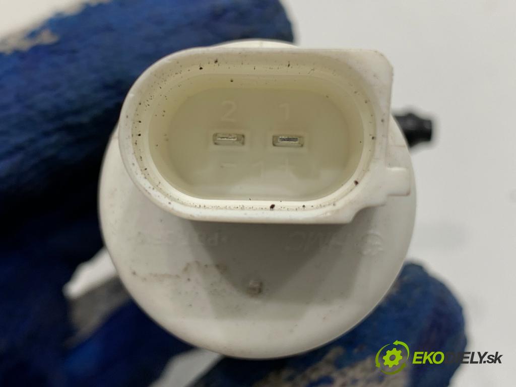 MERCEDES-BENZ GLE  2025 198 kW GLE 300 d 4-matic (167.109) 1993 pumpa ostrekovača A0998660100 (Motorček ostrekovačov)