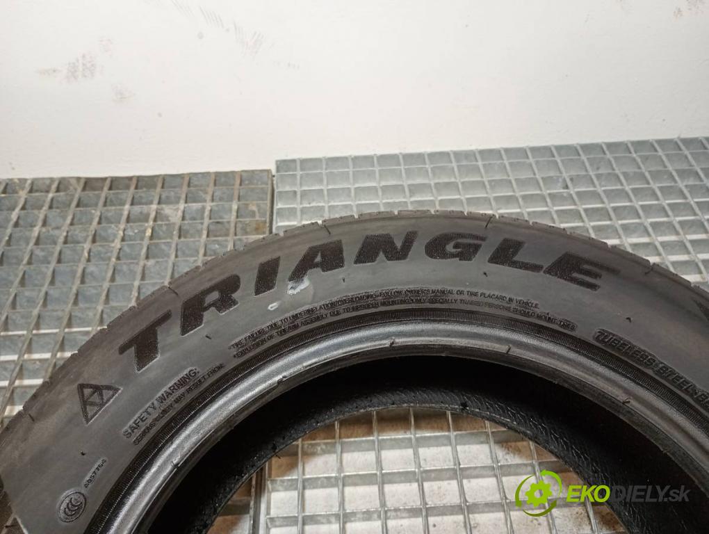 --- --- PNEUMATIKA: 2X 185/60 14"