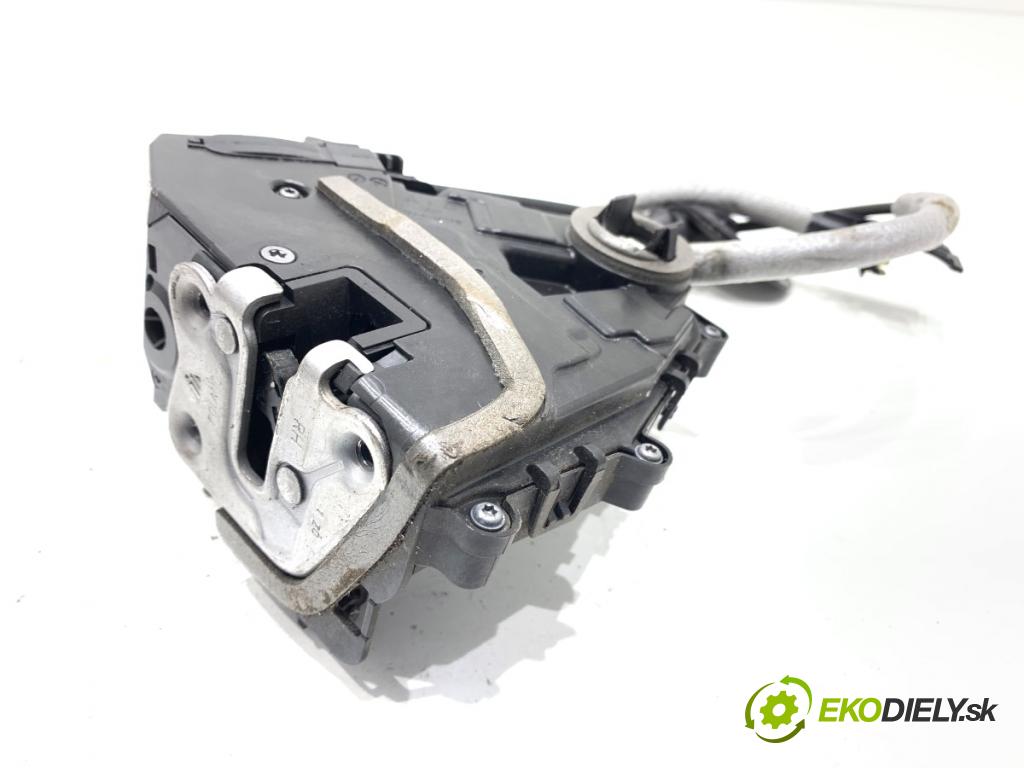 RENAULT CAPTUR II liftback 2021 67 kW 1.0 TCe 90 ECO-G (HFM6) 999 zámok dveře pravý přední část 805024067R
