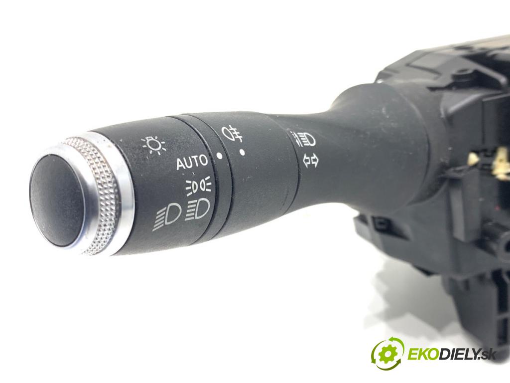 RENAULT CAPTUR II liftback 2021 67 kW 1.0 TCe 90 ECO-G (HFM6) 999 Prepínač kombinovaný 255675601R (Prepínacie páčky pod volantom)