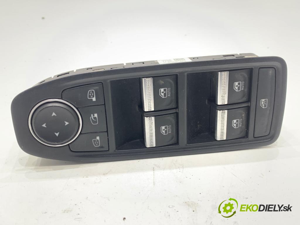 RENAULT CAPTUR II liftback 2021 67 kW 1.0 TCe 90 ECO-G (HFM6) 999 Prepínač okien 254107001R (Prepínacie páčky pod volantom)