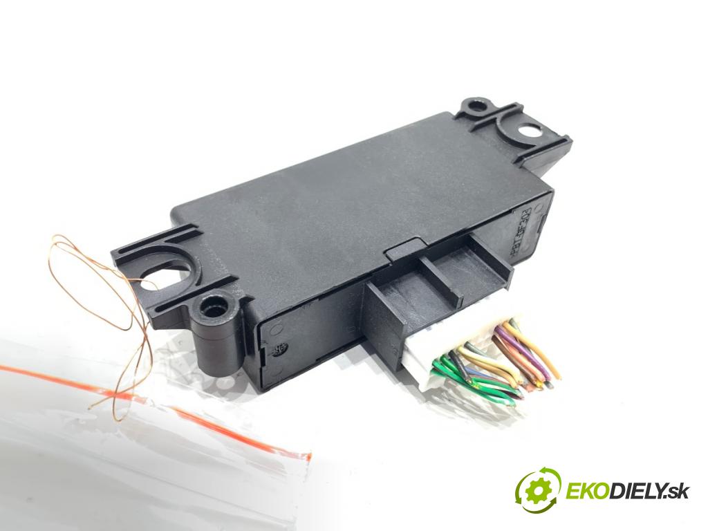 RENAULT CAPTUR II liftback 2021 67 kW 1.0 TCe 90 ECO-G (HFM6) 999 Modul PDC 284L04495R (Riadiaca jednotka ostatné)