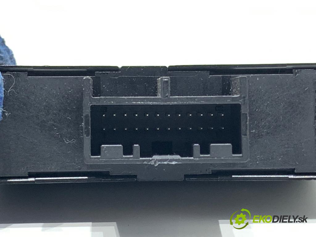 RENAULT CAPTUR II liftback 2021 67 kW 1.0 TCe 90 ECO-G (HFM6) 999 Modul PDC 284L04495R (Riadiaca jednotka ostatné)