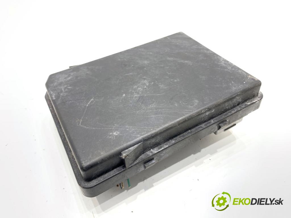 RENAULT CAPTUR II liftback 2021 67 kW 1.0 TCe 90 ECO-G (HFM6) 999 Modul BSI 284B69582R (Poistková skrinka)