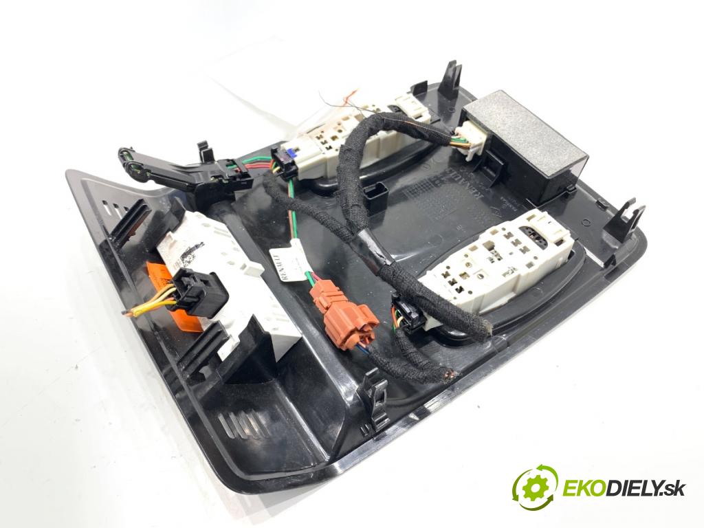 RENAULT CAPTUR II liftback 2021 67 kW 1.0 TCe 90 ECO-G (HFM6) 999 světlo stropní 969803518R