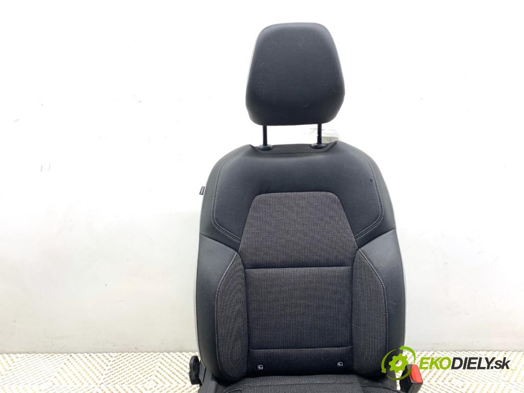 RENAULT CAPTUR II liftback 2021 67 kW 1.0 TCe 90 ECO-G (HFM6) 999 Sedadlo pravy predný