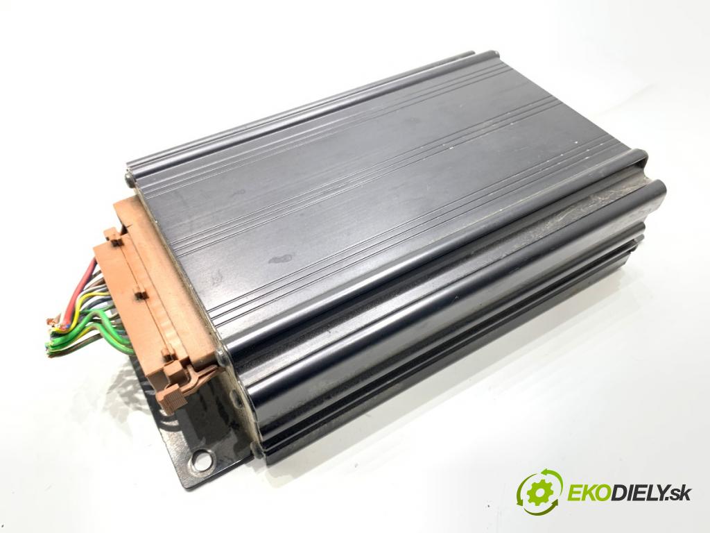 AUDI A6 C5 Kombi 2000 184 kW 2.7 T quattro 2671 Zosilňovač 294009 (Zosilňovač)