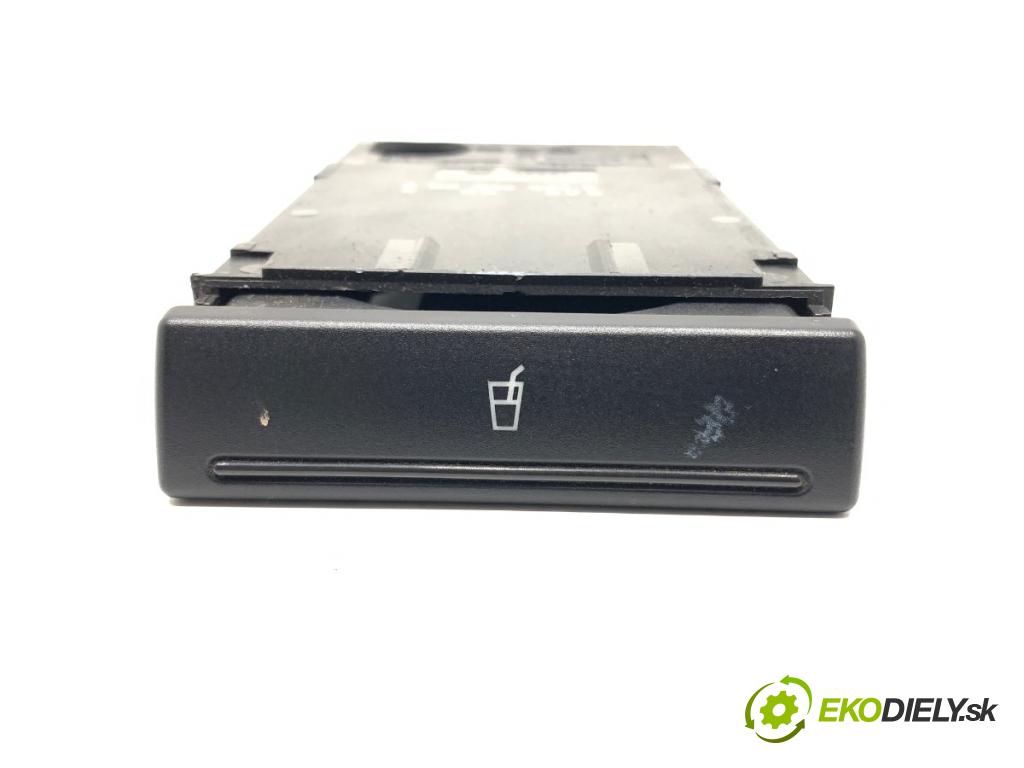 AUDI A6 C5 Kombi 2000 184 kW 2.7 T quattro 2671 držák na nápoje 4B0862534C (Držák nápojů)