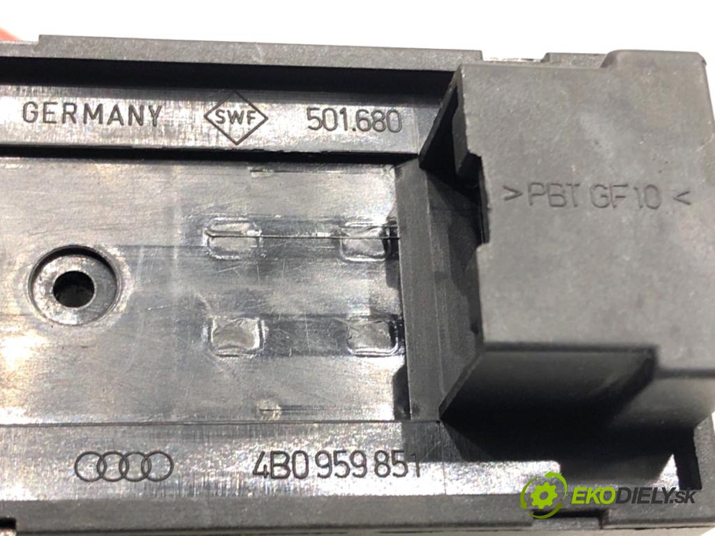 AUDI A6 C5 Kombi 2000 184 kW 2.7 T quattro 2671 Prepínač okien 4B0959851 (Prepínacie páčky pod volantom)