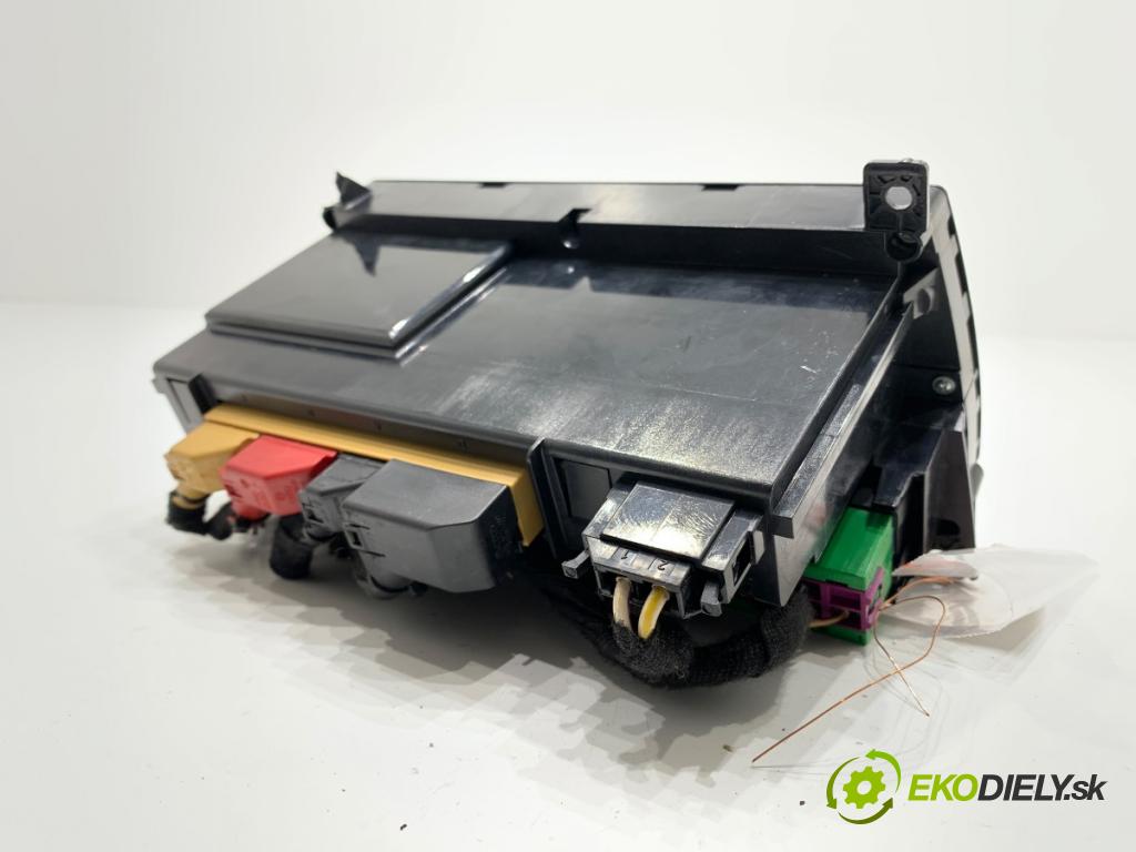 AUDI A6 C5 Kombi 2000 184 kW 2.7 T quattro 2671 Panel ovládania kúrenia 4B0820043J (Prepínacie páčky pod volantom)