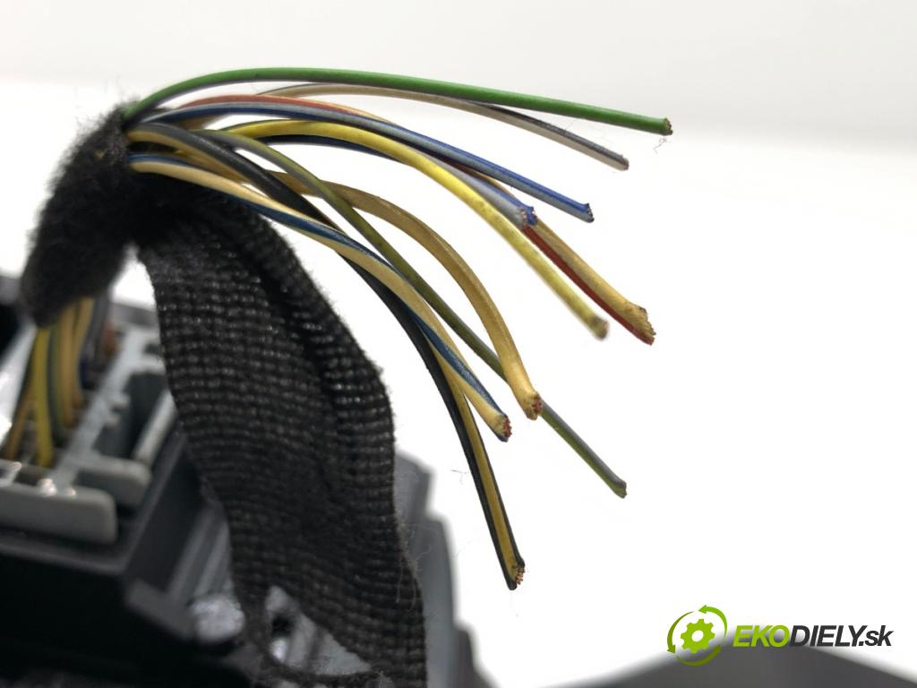 FORD MONDEO MK4 Kombi 2011 107 kW 2.0 1999 Prepínač kombinovaný AG9T-13N064-CE (Prepínacie páčky pod volantom)