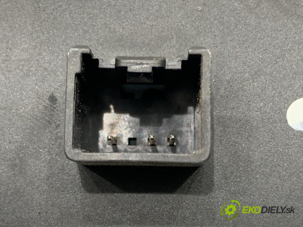 FORD MONDEO MK4 Kombi 2011 107 kW 2.0 1999 Prepínač okien 7S7T-14A132-AB (Prepínacie páčky pod volantom)