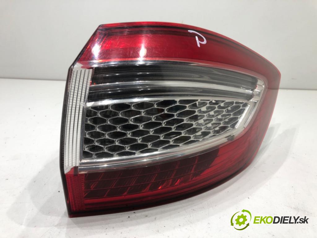 FORD MONDEO MK4 Kombi 2011 107 kW 2.0 1999 světlo pravý zadní část