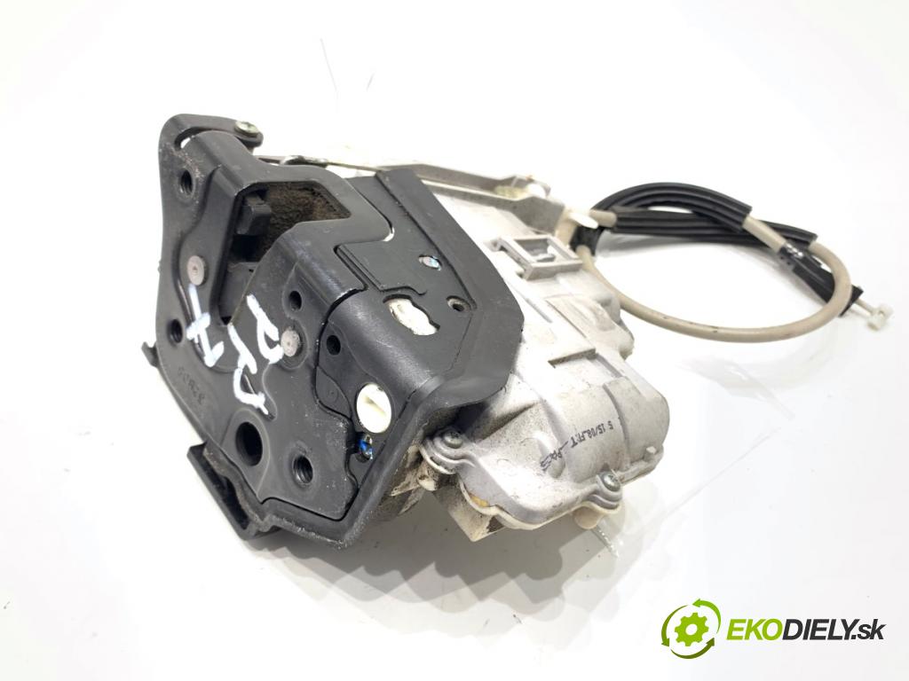 SEAT IBIZA IV liftback 2008 63 kW 1.4 1390 zámok dveře pravý přední část