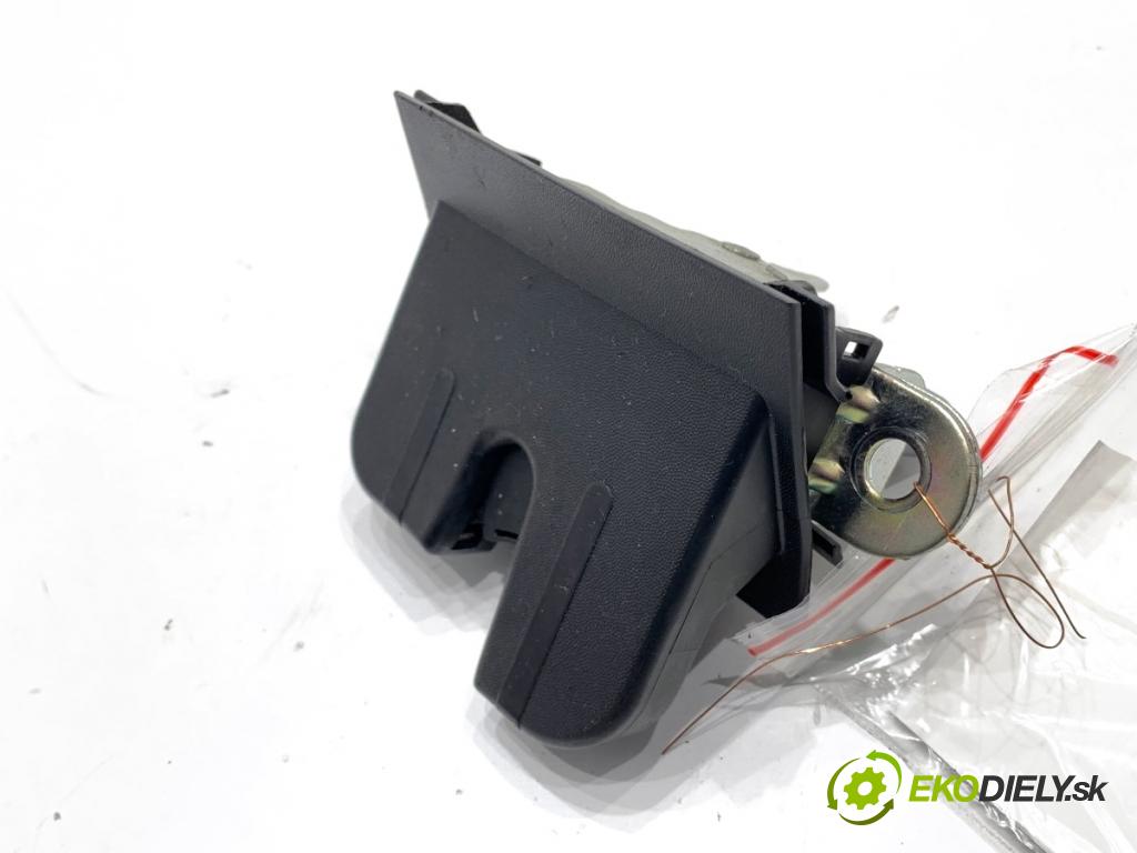 SEAT IBIZA IV liftback 2008 63 kW 1.4 1390 zámok dverí zad 6J3827505