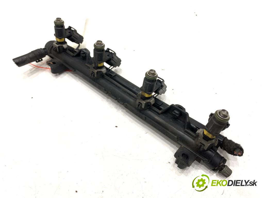 SEAT IBIZA IV liftback 2008 63 kW 1.4 1390 Lišta vstrekovacia 036906031AG (Vstrekovacia lišta)