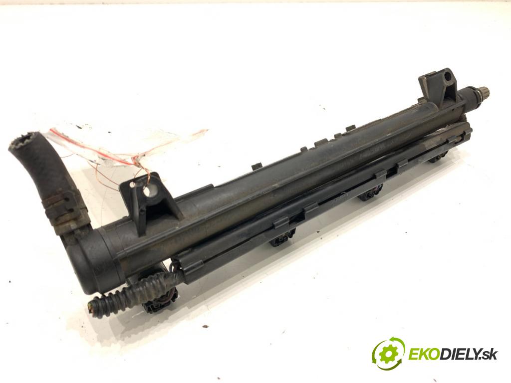 SEAT IBIZA IV liftback 2008 63 kW 1.4 1390 Lišta vstrekovacia 036906031AG (Vstrekovacia lišta)