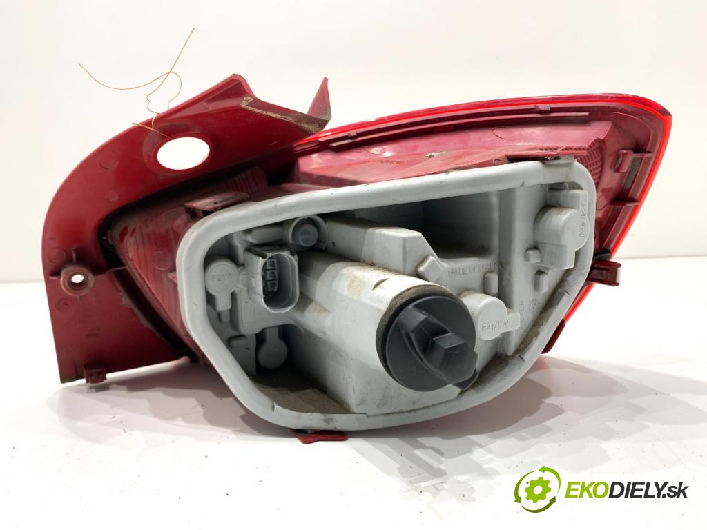 SEAT IBIZA IV liftback 2008 63 kW 1.4 1390 světlo levý zadní část 6J4945095A
