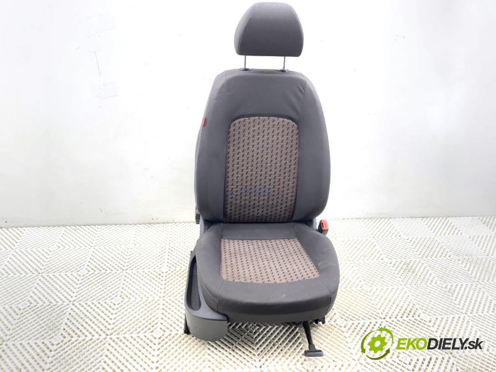 SEAT IBIZA IV liftback 2008 63 kW 1.4 1390 Sedadlo pravy predný 