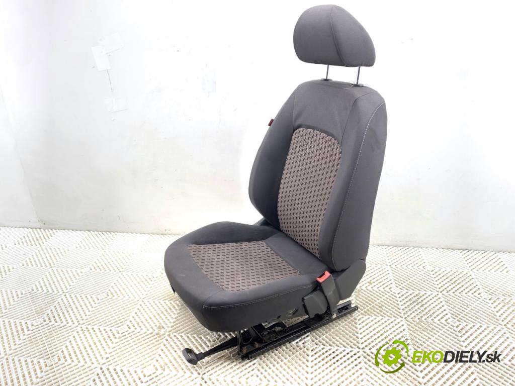 SEAT IBIZA IV liftback 2008 63 kW 1.4 1390 Sedadlo pravy predný