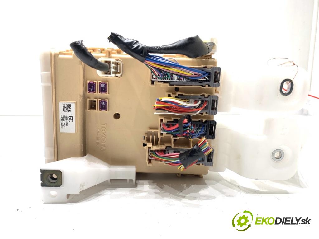 LEXUS NX SUV 2018 114 kW 300h AWD (AYZ15_) 2494 modul BSI 89221-78030 (Pojistková skříňka)