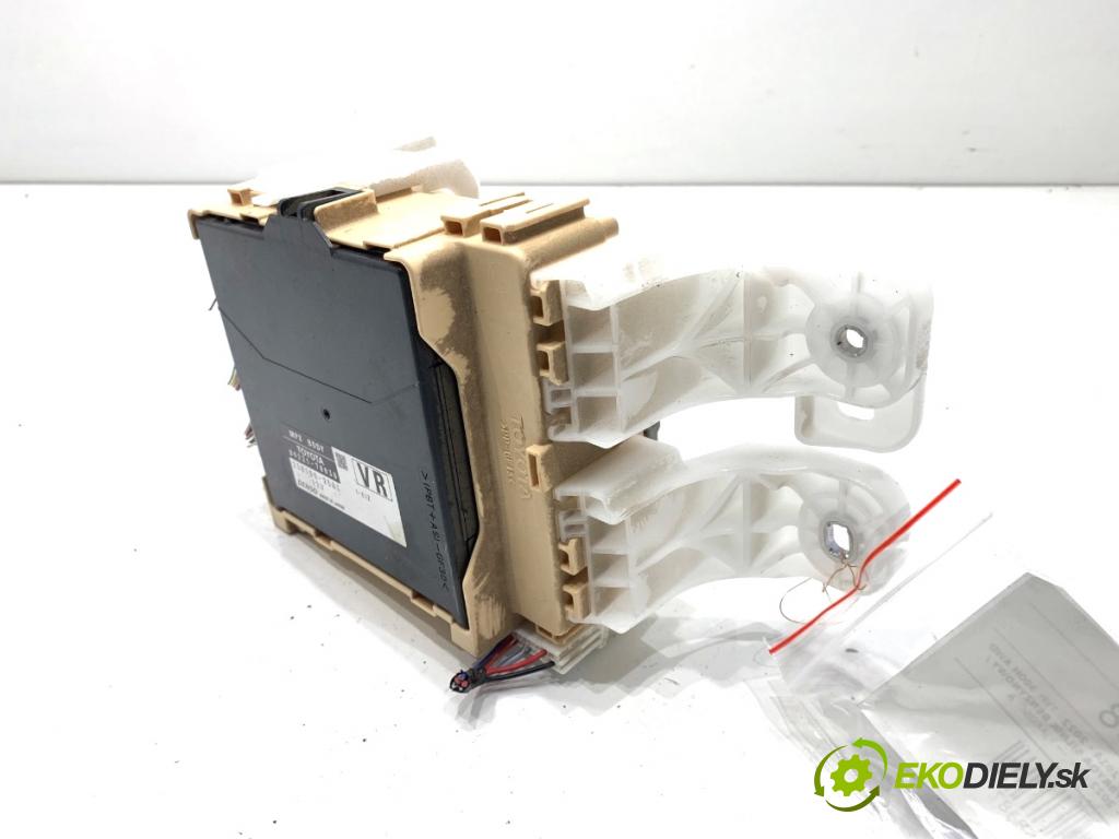 LEXUS NX SUV 2018 114 kW 300h AWD (AYZ15_) 2494 modul BSI 89221-78030 (Pojistková skříňka)