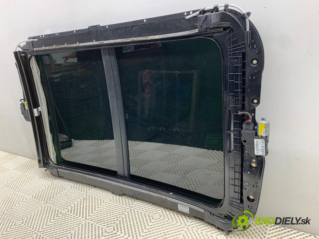 AUDI Q5 8R SUV 2012 165 kW 2.0 TFSI quattro 1984 strešné okno 8R0877041B (Sklo karosérie)