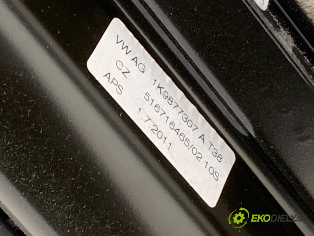 AUDI Q5 8R SUV 2012 165 kW 2.0 TFSI quattro 1984 strešné okno 8R0877041B (Sklo karosérie)