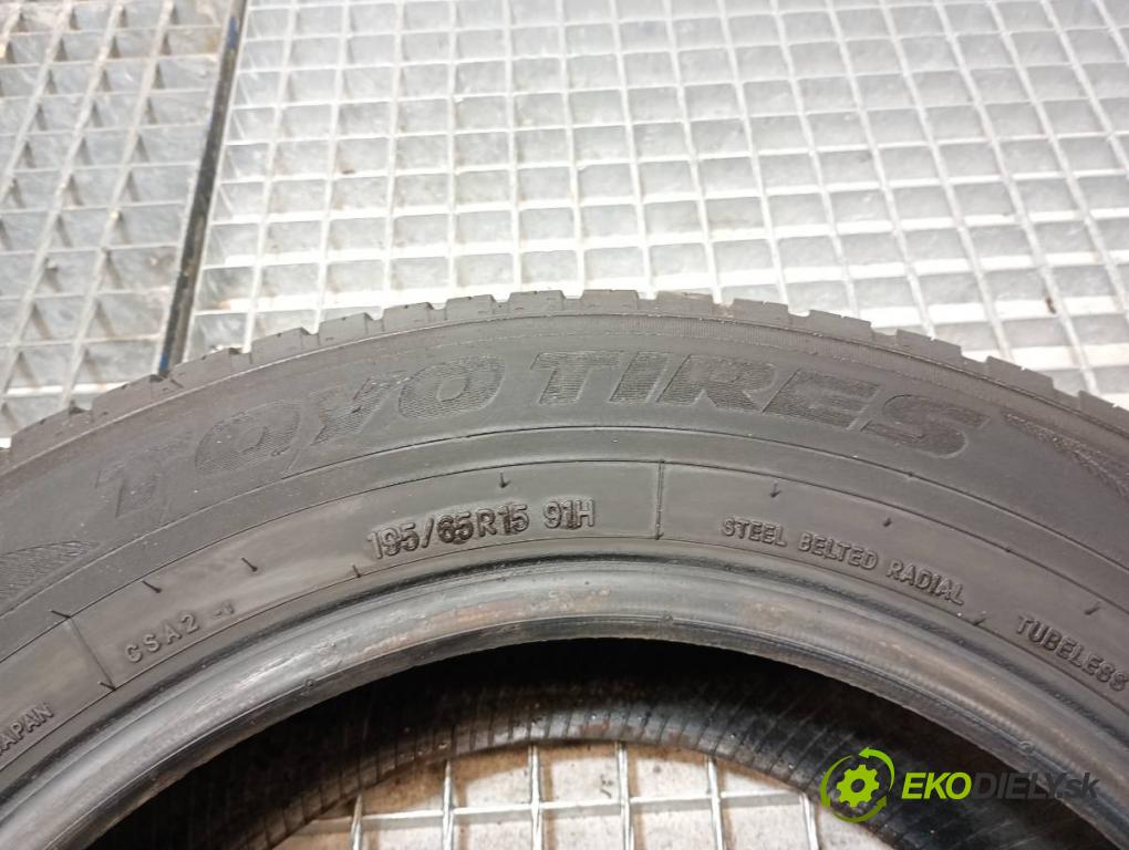 --- --- PNEUMATIKY: zima 4X 195/65 15" TOYO