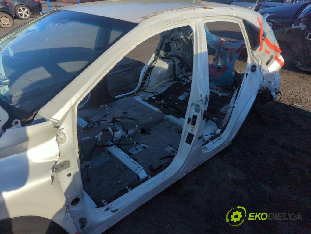 LEXUS NX SUV 2018 114 kW 300h AWD (AYZ15_) 2494 karoséria ČTVRŤÁK: Blatník zad ľavy pravy prah strecha PODŁUŻNICA ľavy pravy